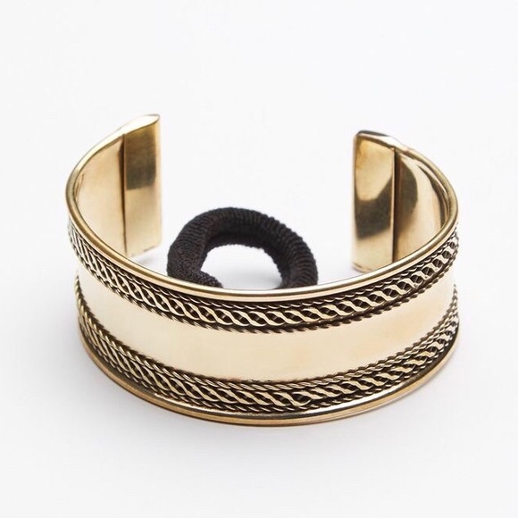 NWT Free People Engraved Bun Cuff Gold - Picture 2 of 8